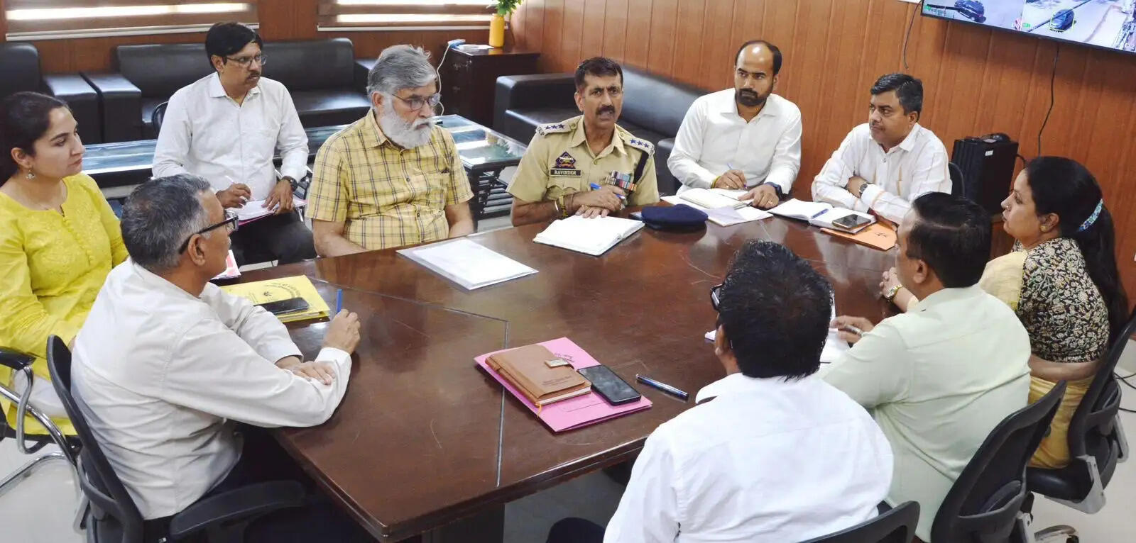 नीट-2026 की तैयारियों की समीक्षा-कठुआ में पुख्ता सुरक्षा व सुचारु व्यवस्था के निर्देश