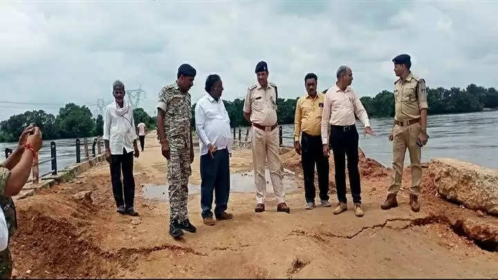 ग्वालियरः सिंध नदी से होकर गुजर रहे लोहारी-बरगौर मार्ग को एहतियातन कराया बंद