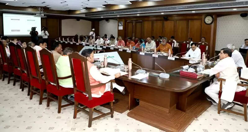 कैबिनेट ने शासकीय सेवकों, पेंशनरों व परिवार पेंशनरों को देय महंगाई भत्ता और महंगाई राहत में वृद्धि का लिया निर्णय