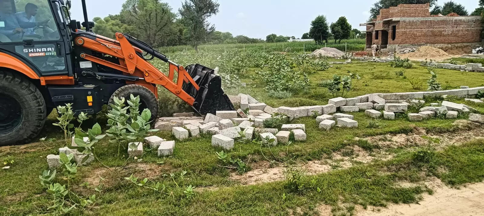 जेडीए की प्रवर्तन टीम को दो साल बाद दिखा लोकार्पण पट्टिका का अतिक्रमण