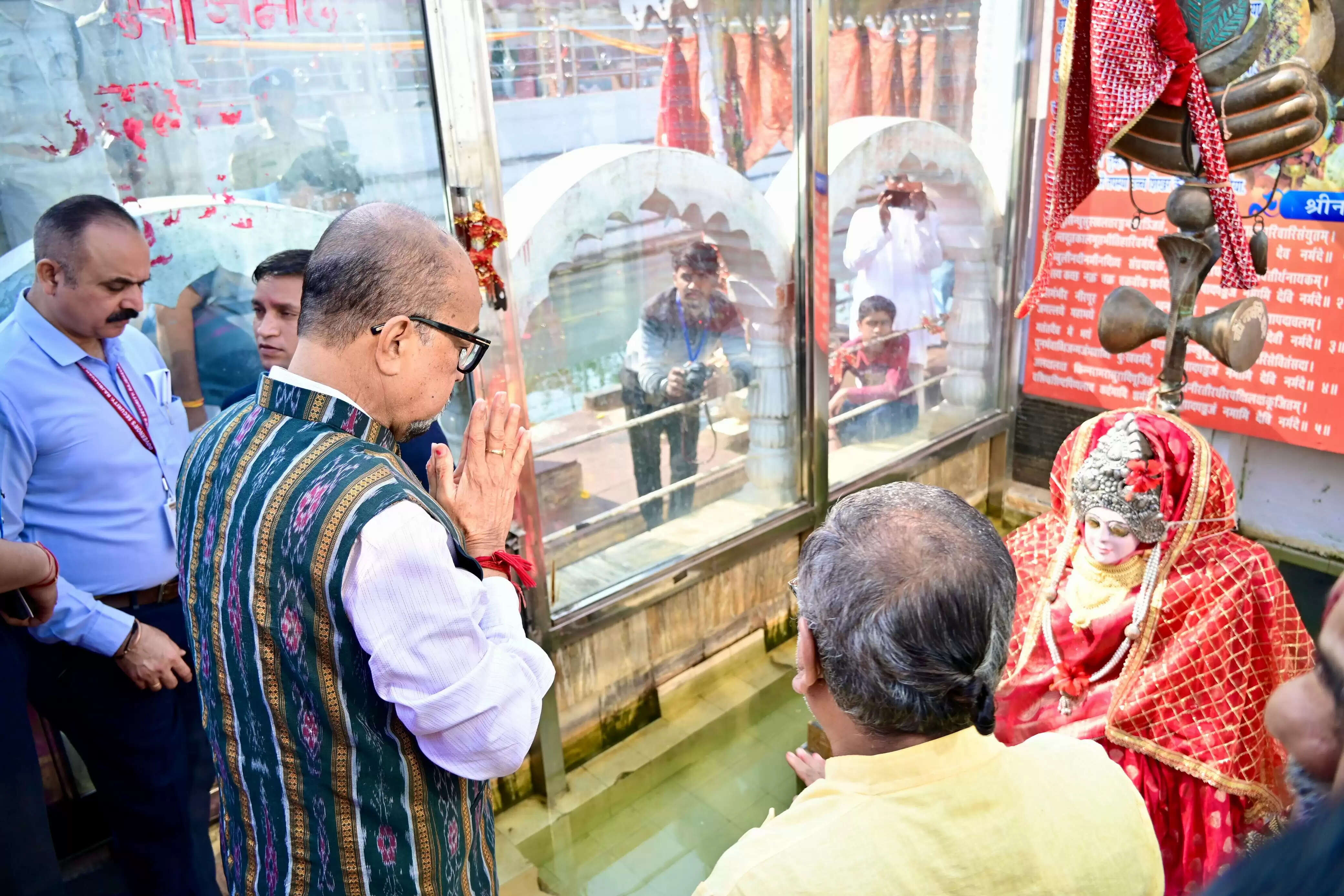 राज्यपाल ने नर्मदा मैया की पूजा-अर्चना कर प्रदेश की सुख समृद्धि की कामना की
