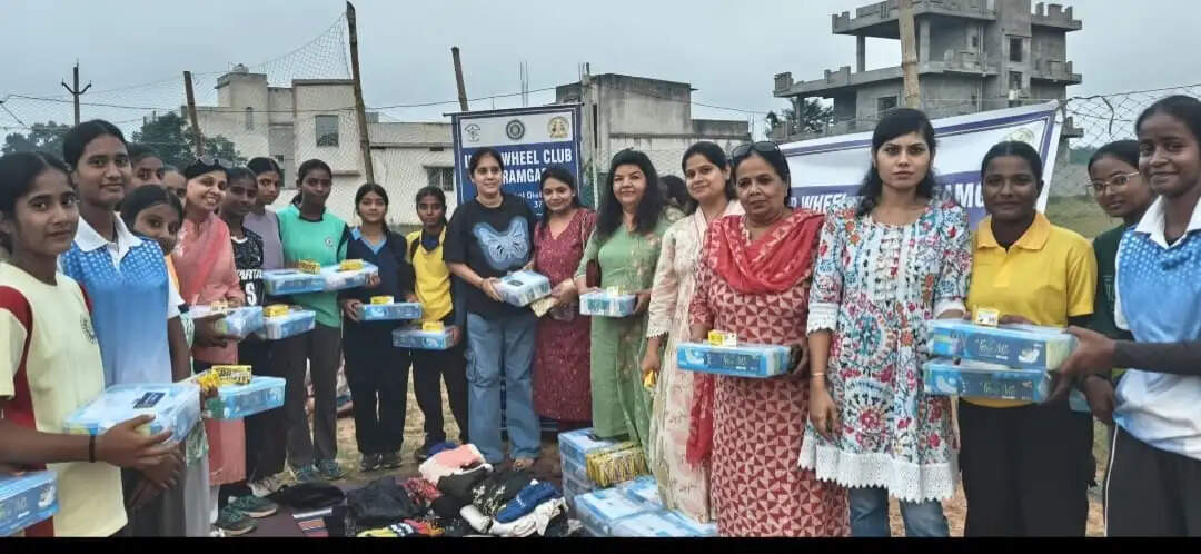 ग्रामीण लड़कियों को मासिक धर्म स्वास्थ्य और स्वच्छता के प्रति किया गया जागरूक