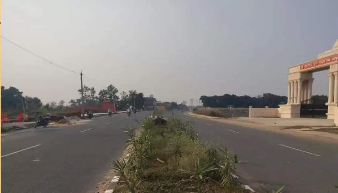 उप्र के गोरखपुर को नए साल में कई तोहफे— फोरलेन सड़कों और फ्लाईओवर की पांच परियोजनाओं की मिलेगी सुविधा