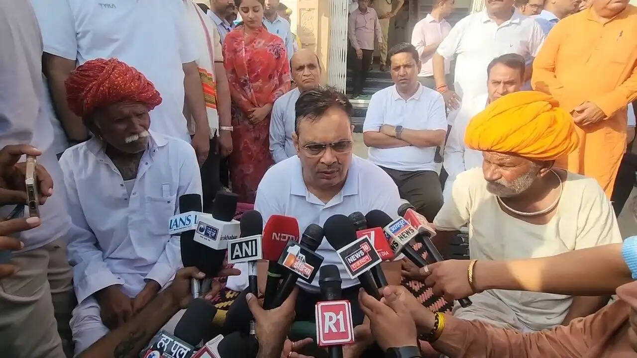 गांव की चौपाल से गरमाई राजनीति: मुख्यमंत्री बोले, गहलोत बार-बार सचिन पायलट को ही टारगेट करते हैं