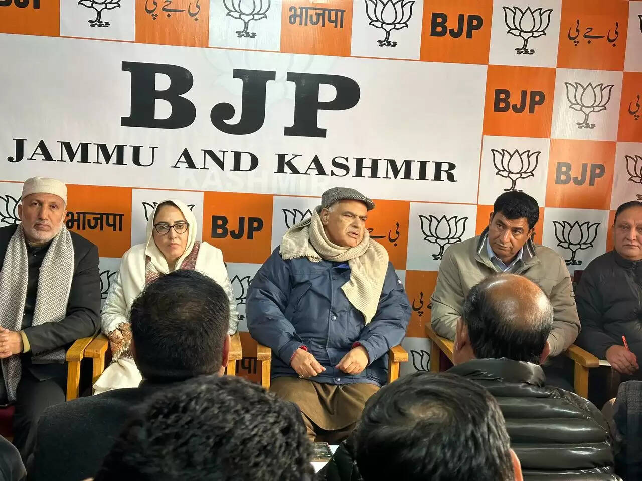 अशोक कौल ने श्रीनगर में समीक्षा बैठक की अध्यक्षता की