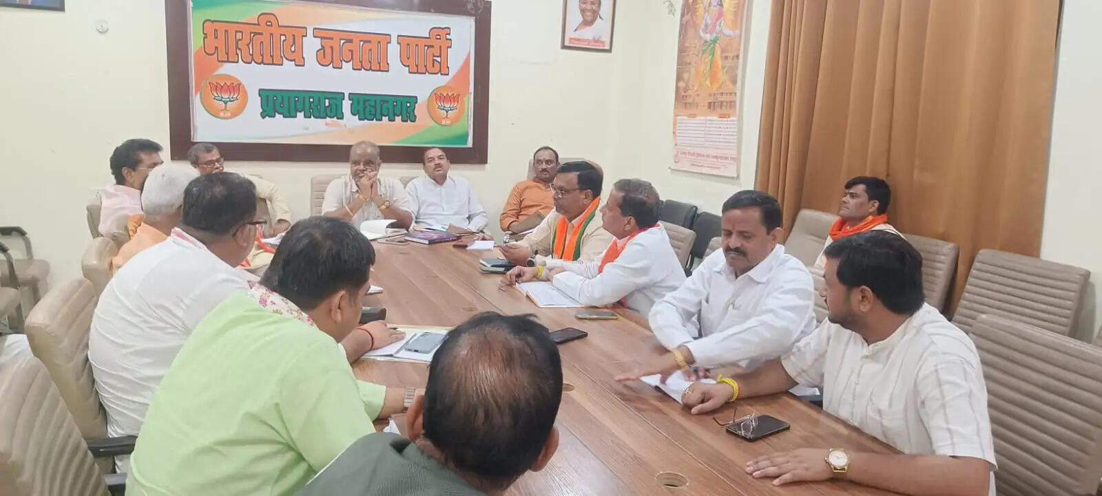 मतदाताओं से संपर्क में न हो ढिलाई, पूरी मजबूती से चुनाव में जुटें कार्यकर्ता : मानवेंद्र सिंह चौहान