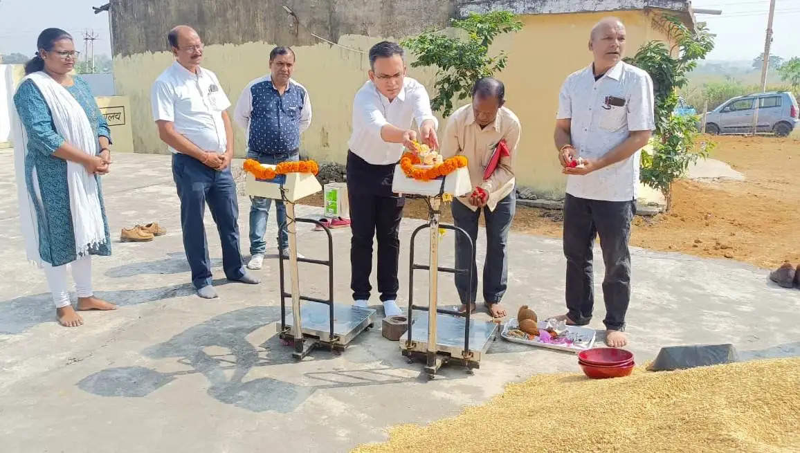 कोरबा: धान खरीद का हुआ शुभारंभ, कलेक्टर ने खरीद प्रक्रिया को सुचारू रूप से संचालन करने दिए निर्देश