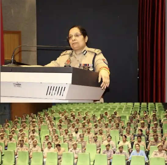पुलिस का दायित्व समाज के कमजोर और संवेदनशील वर्गों को भरोसा और सहयोग भी देना है : पुलिस आयुक्त