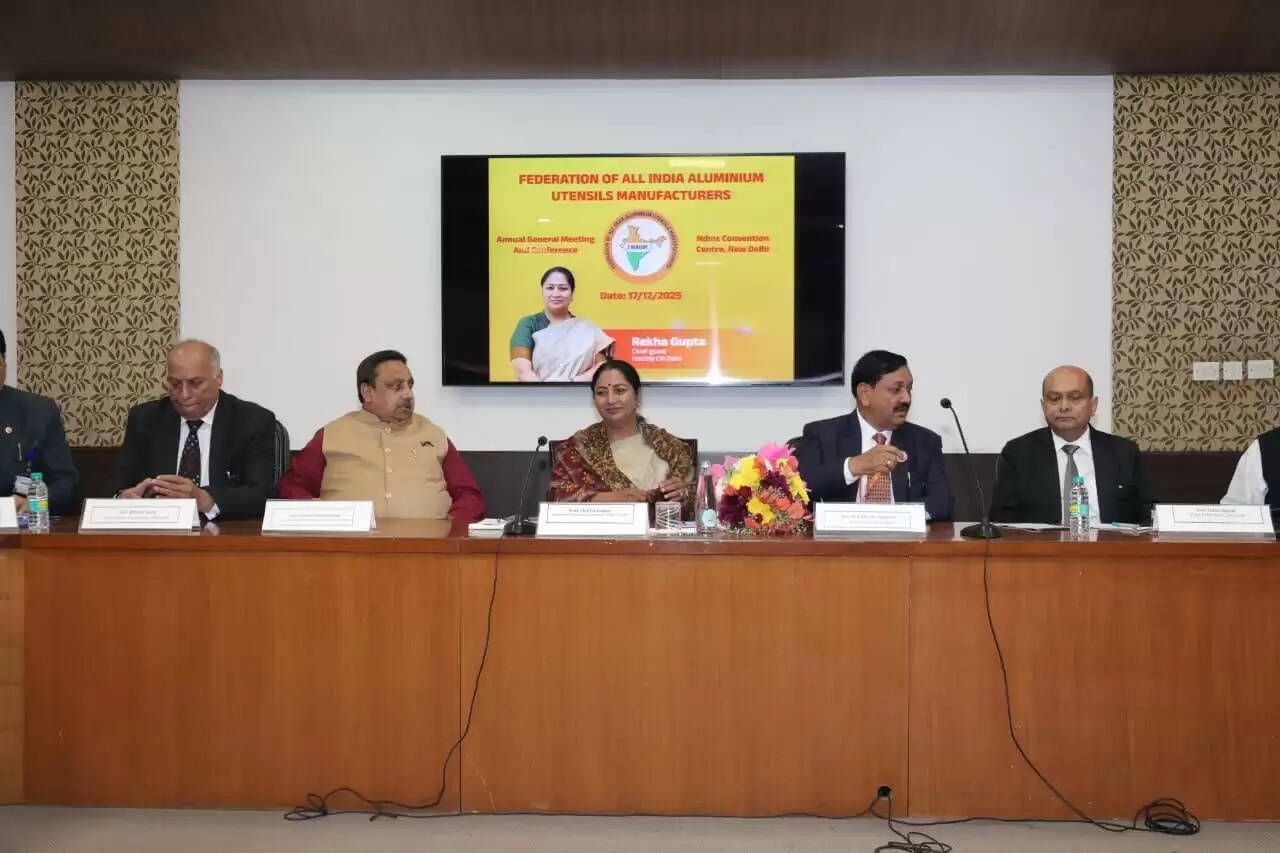 एल्युमिनियम बर्तन उद्योग भारतीय घरेलू अर्थव्यवस्था का अभिन्न हिस्सा : रेखा गुप्ता