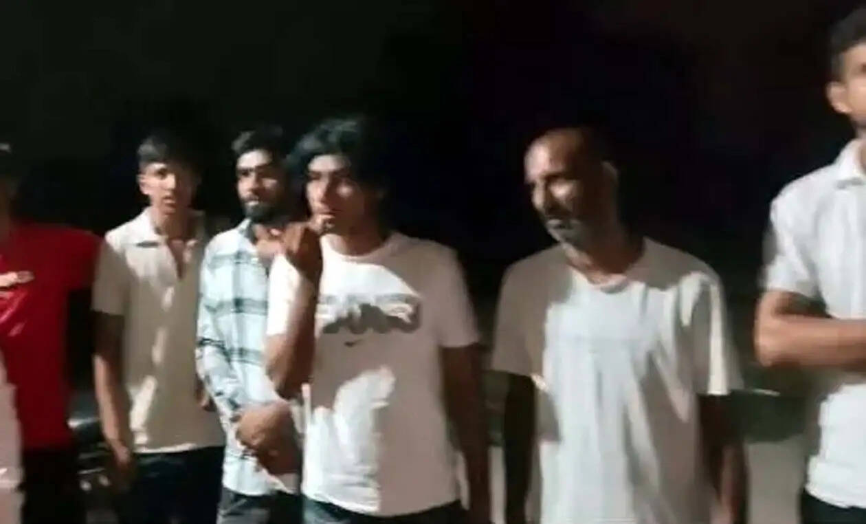 हांसी : पेयजल समस्या से दुखी ग्रामीणों ने किया विरोध प्रदर्शन