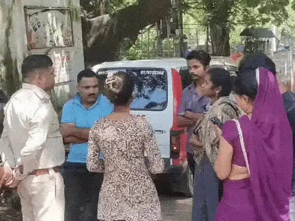 भोपाल:&nbsp;पत्नी से विवाद और बेटी से नहीं मिल पाने से तनाव में युवक ने&nbsp;खाया&nbsp;जहर,&nbsp;इलाज&nbsp;के&nbsp;दाैरान&nbsp;माैत