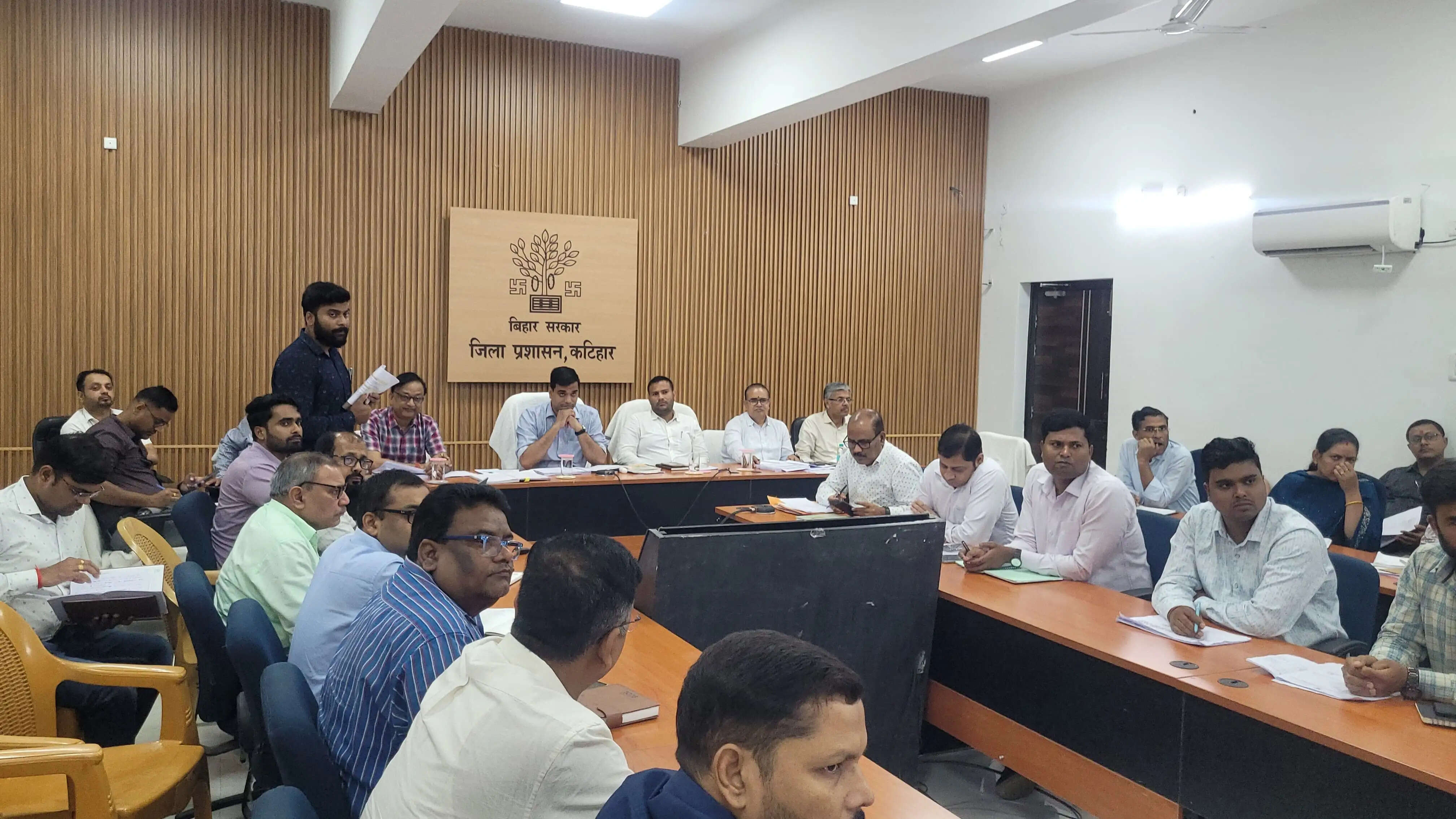 विकास कार्यों में लापरवाही पर होगी दंडात्मक कार्रवाई, दो हफ्ते में भूमि विवाद सुलझाने के निर्देश