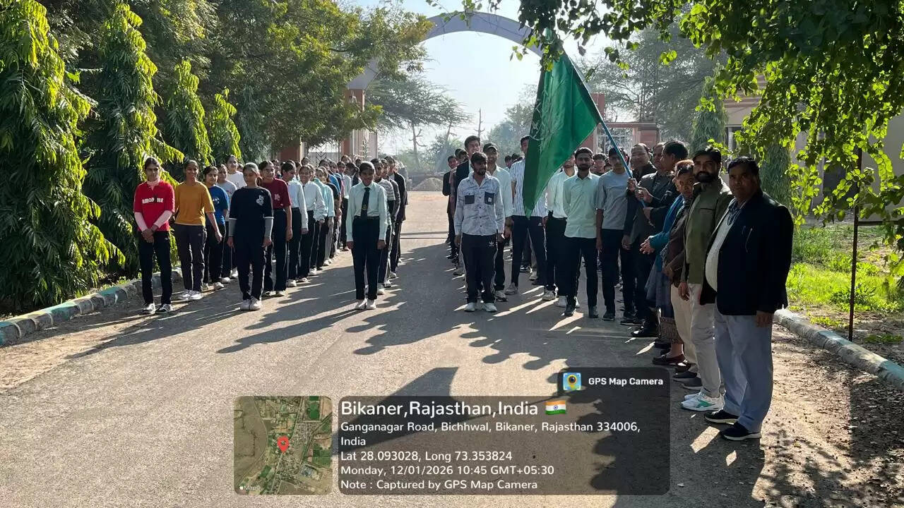 स्वदेशी अपनाने का संकल्प लेकर दौड़े युवा