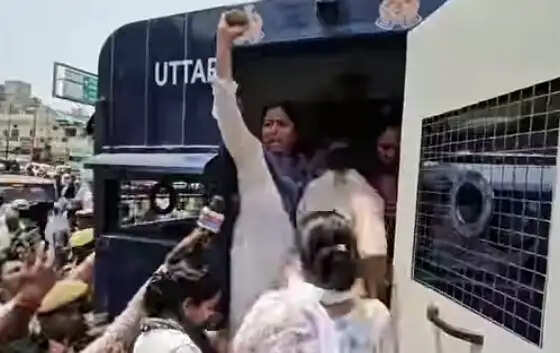 वाराणसी में हिरासत में ली गई विधायक पल्लवी पटेल, नीट परीक्षा को लेकर देना चाहती थी ज्ञापन