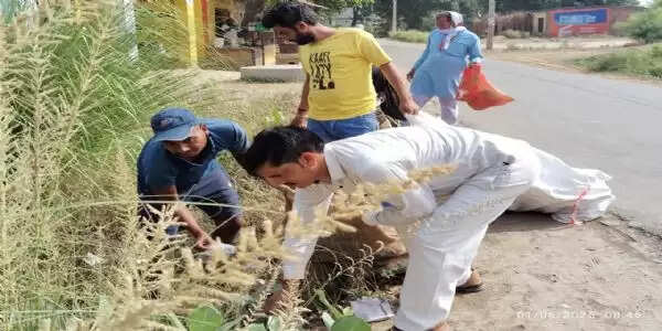 सफाई योद्धाओं ने छानबे के 97 गांवों को चमकाया, 14 बोरी प्लास्टिक जुटाया