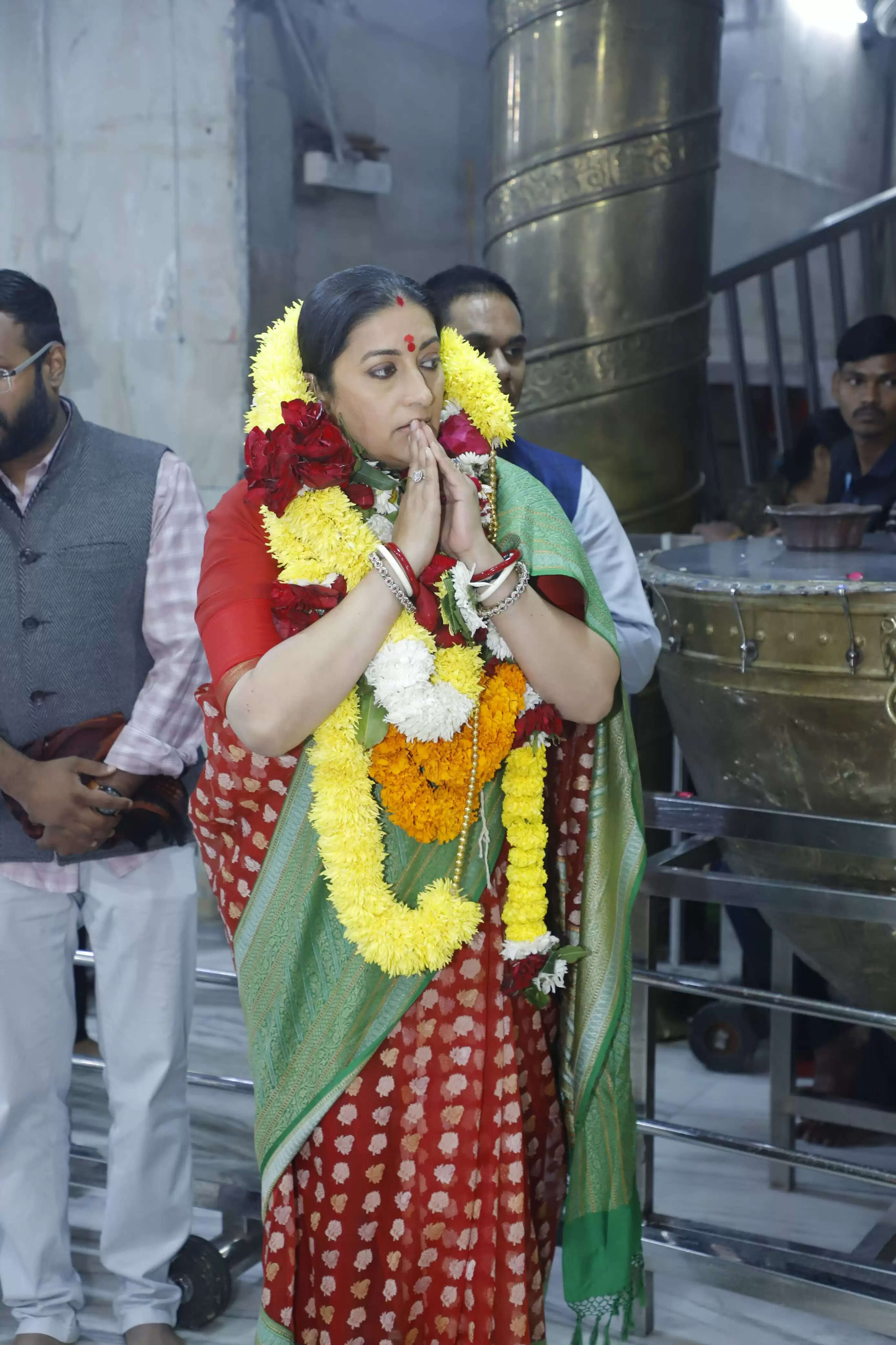 पूर्व केन्द्रीय मंत्री स्मृति ईरानी पहुंची उज्जैन, बोलीं- मैं भाग्यशाली हूं,बाबा महाकाल मुझे दर्शन का मौका देते हैं