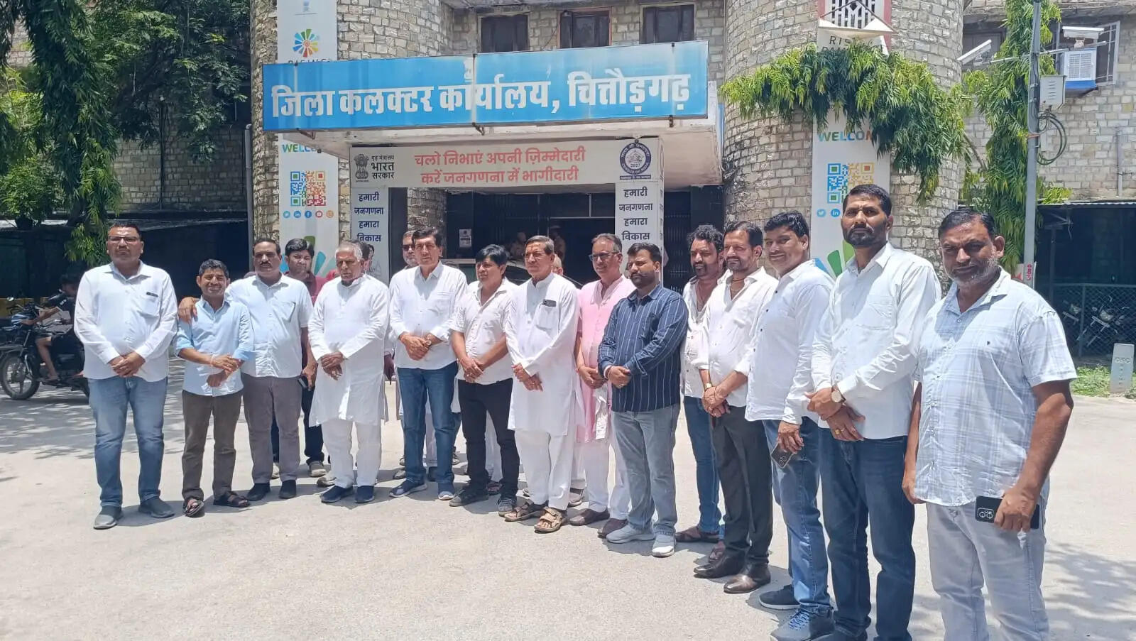 विरासत से अतिक्रमण हटाने पर तेज हुई सियासत, बचाव में आए कांग्रेस नेता बोले पीढ़ियों से बसे परिवारों पर प्रहार