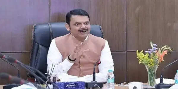 महाराष्ट्र-कर्नाटक सीमा विवाद को सुलझाने के लिए लड़ाई जारी रहेगी : फडणवीस