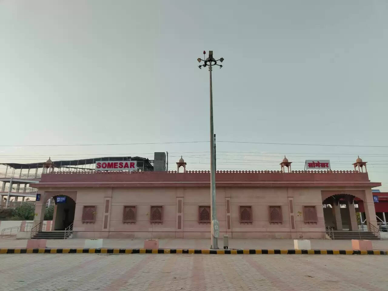 अमृत स्टेशन योजना के तहत निखरा सोमेसर स्टेशन, ₹19.35 करोड़ से हुआ कायाकल्प