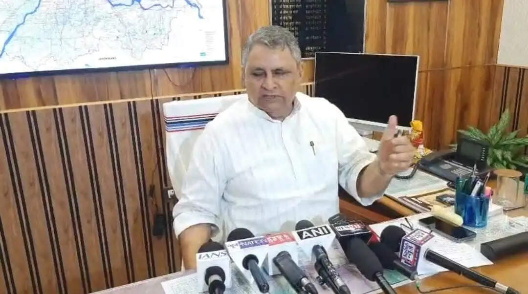 गंडक में बढ़ा जलश्राव, शाम तक पांच लाख क्यूसेक पहुंचने की संभावना, विभाग अलर्ट