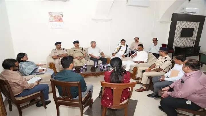 गर्मी के मौसम में शहरी तथा ग्रामीण क्षेत्र में पेयजल की उपलब्धता सुनिश्चित की जाए: सिलावट