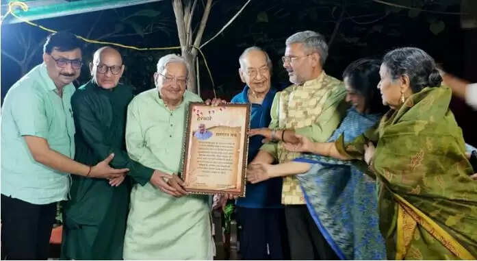 हरकारे सम्मान से विभूषित किये गये डॉ. उदय प्रताप सिंह