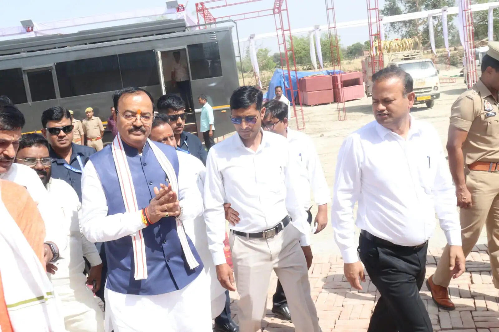 नियम-कानून से नहीं चल रहा विपक्ष, संवैधानिक संस्थाओं पर सवाल उठाना गलत : केशव मौर्य