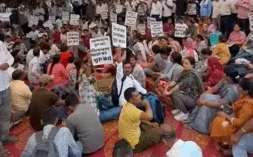 शिक्षा मंत्री के आश्वासन के बाद ग्रेड थर्ड शिक्षकों का आंदोलन समाप्त