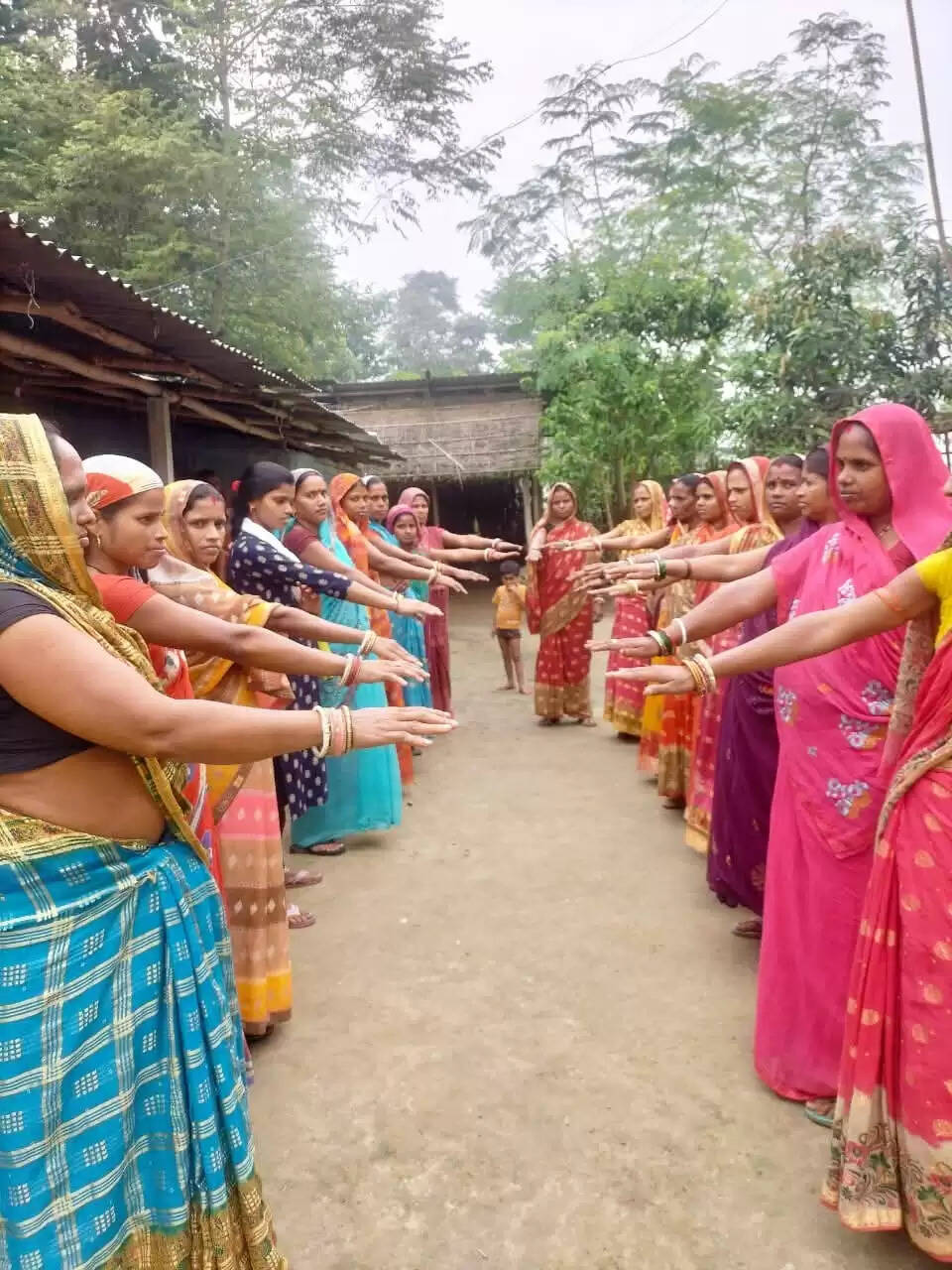 पलासी के पेचैली में जीविका दीदियों ने मतदाता जागरूकता के तहत दिलाया शपथ