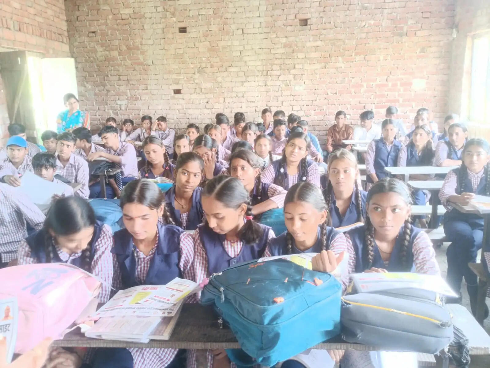 सेवा संकल्प अभियान: योजनाओं, अधिकारों और सुरक्षा के प्रति विद्यार्थियों को किया जागरूक