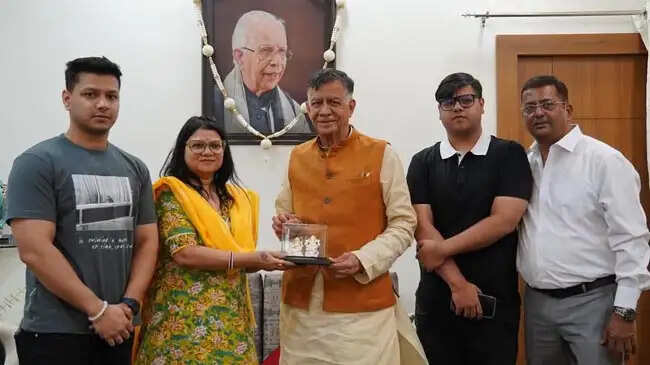 उत्तर प्रदेश की विधानसभा पूरे देश के लिए उदाहरण : सतीश महाना