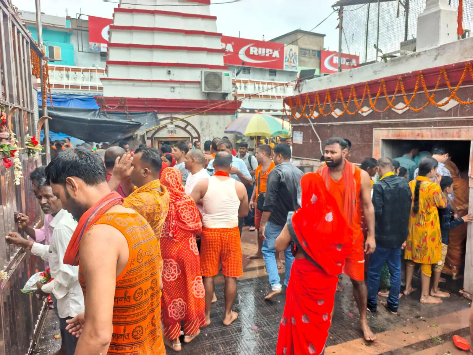 पहली सोमवारी पर बासुकीनाथ धाम में 1.5 लाख कावंरियाें ने किया जलाभिषेक