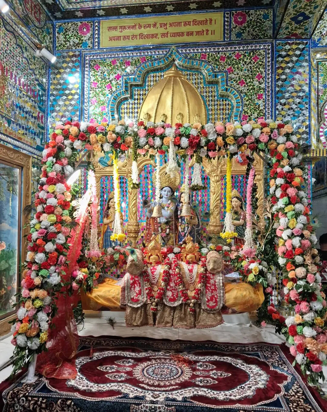 प्रणामी मंदिर में जन्माष्टमी पर उमड़ी श्रद्धालुओं की भीड
