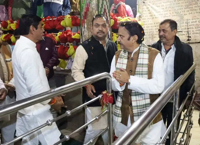 सतनाः उप मुख्यमंत्री शुक्ल ने मैहर के पोंड़ी धाम मंदिर में किये दर्शन