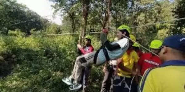 आपदाओं के दाैरान सर्च एंड रेस्क्यू के लिए युवाओं को दिया जा रहा प्रशिक्षण