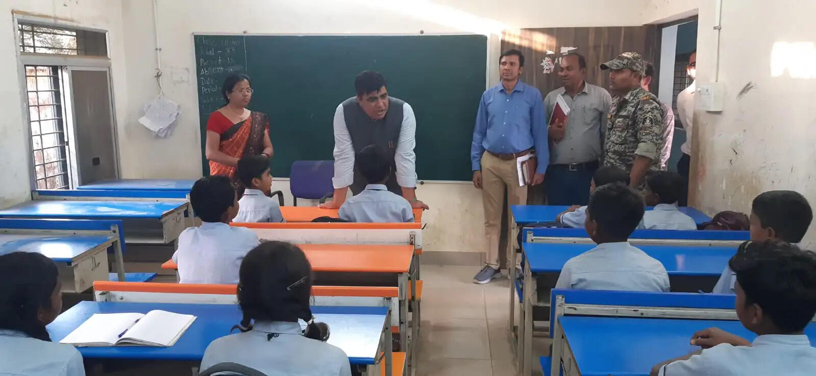 कोरबा कलेक्टर ने पीएम श्री विद्यालय करतला का किया निरीक्षण