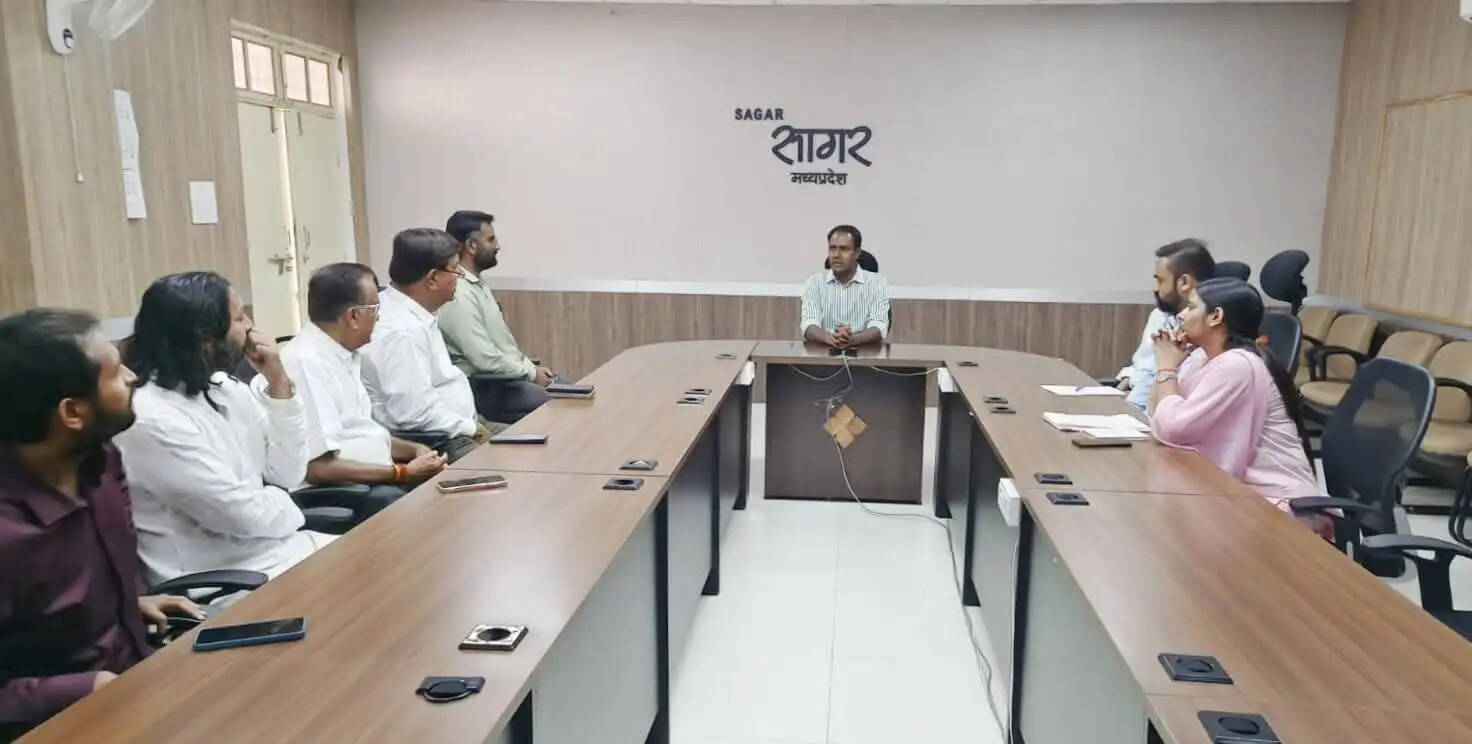 सागर में पेट्रोल-डीजल की कोई कमी नहीं, अफवाह फैलाने वालों पर होगी सख्त कार्रवाई: कलेक्टर