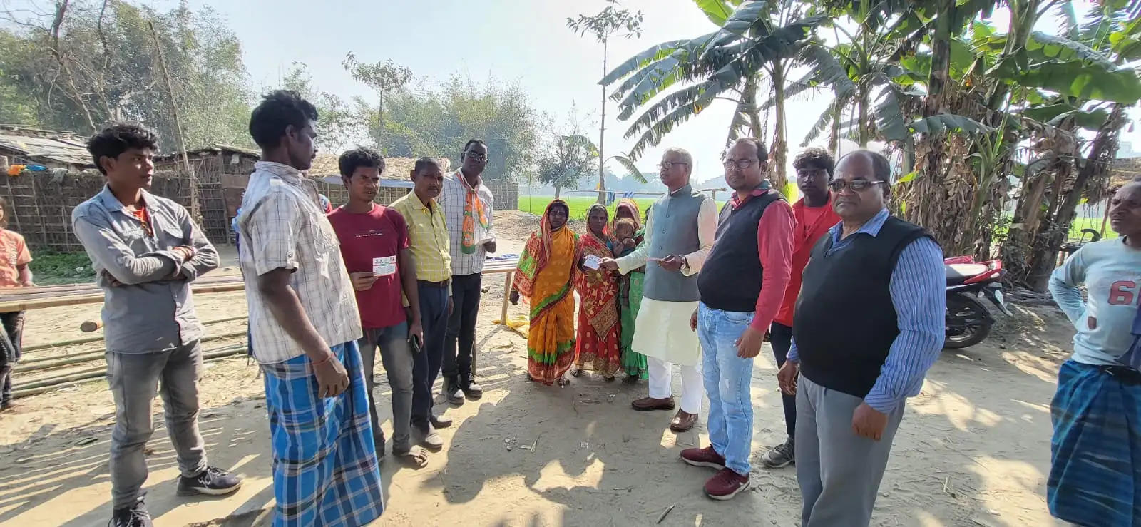 भाजपा अनुसूचित जाति मोर्चा प्रदेश प्रभारी ने कार्यकर्ताओं के साथ रानीगंज में किया जनसंपर्क