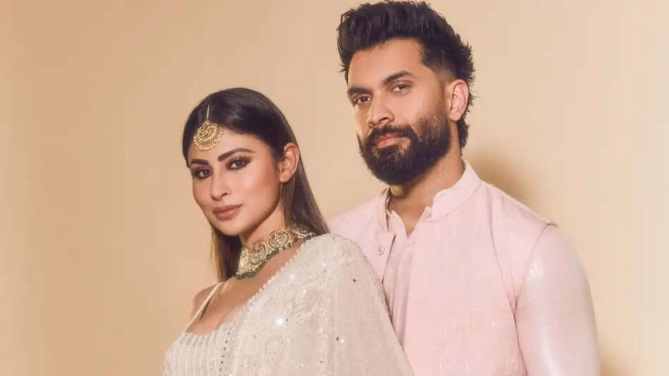पति सूरज नांबियार से तलाक की खबरों पर बोलीं मौनी रॉय
