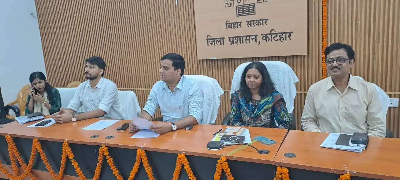 कटिहार में चार नदियों के उफान से 6 लाख से अधिक आबादी बाढ़ से प्रभावित, राहत कार्य तेज