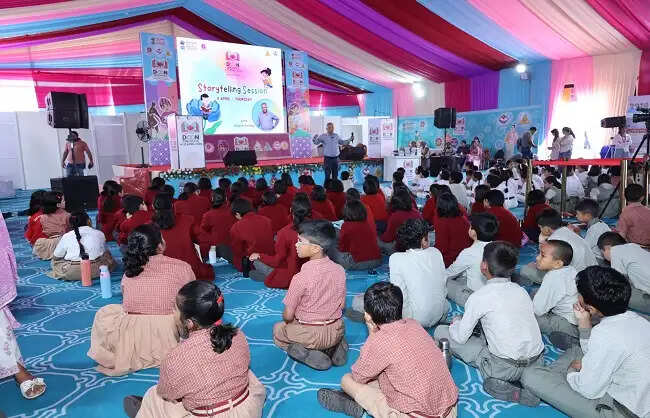 दून बुक फेस्टिवल : बाल मंडप की रचनात्मकता और सांस्कृतिक प्रस्तुतियों ने बांधा समां