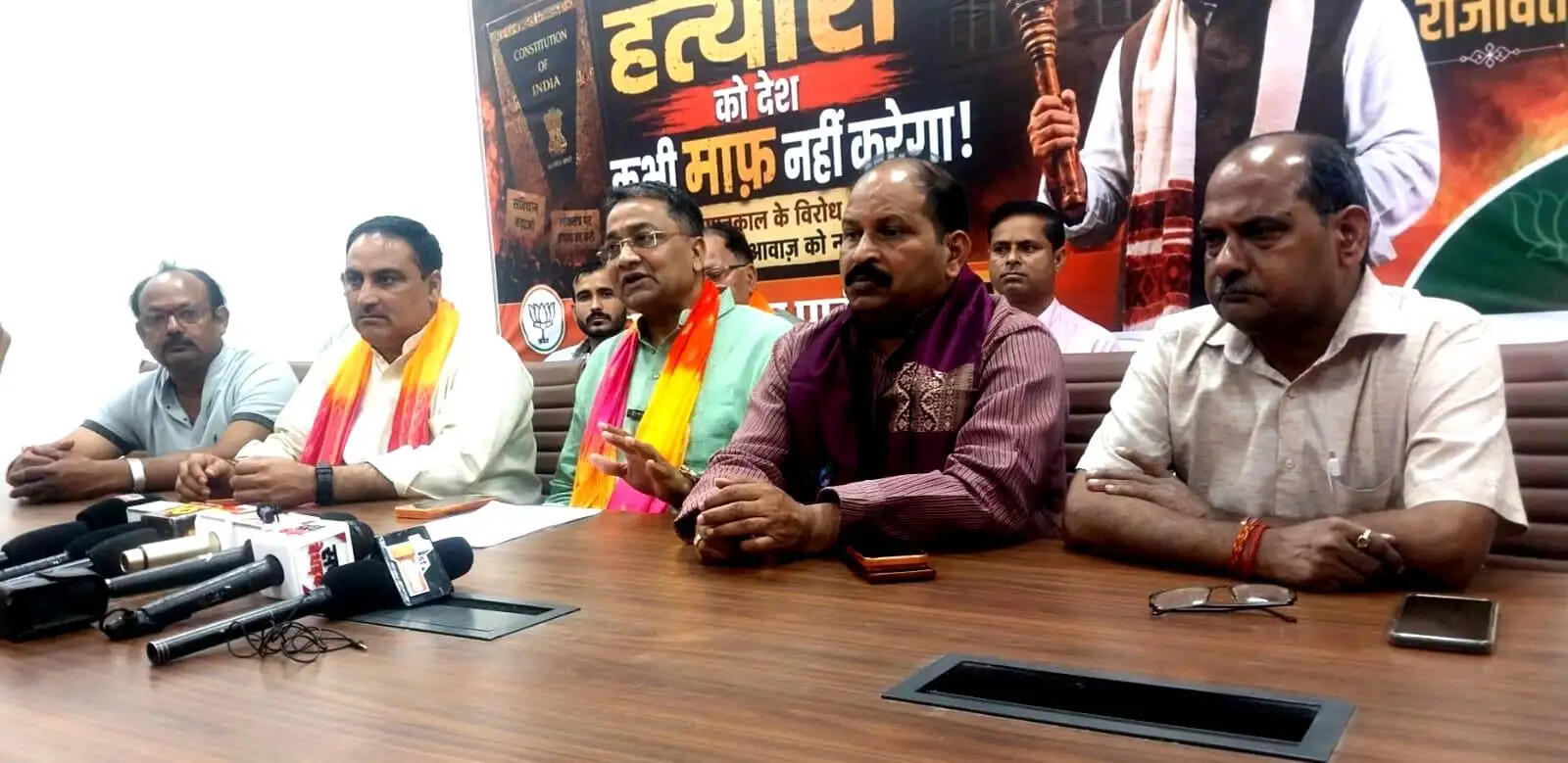 कांग्रेस झूठा नैरेटिव फैलाकर देश में अराजकता फैला रही