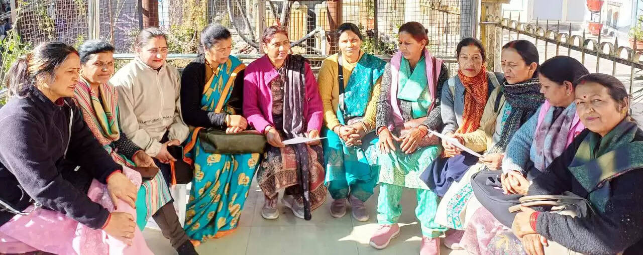 आशा स्वास्थ्य कार्यकर्ता ने सौंपा ज्ञापन