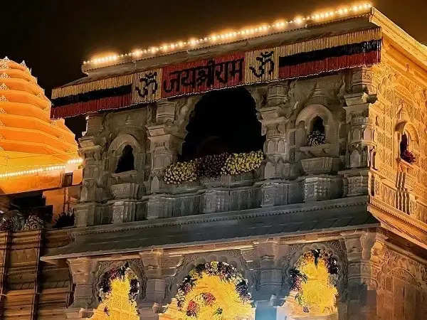 अयोध्या में त्रेता युग का आगाज, प्रभु श्रीराम विराजेंगे आज