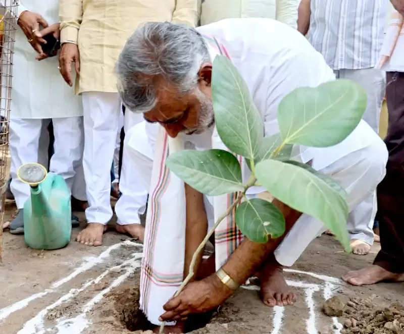 जल स्रोतों के संरक्षण एवं पुनर्जीवन के लिए एकजुट होना होगा: मंत्री प्रहलाद पटेल