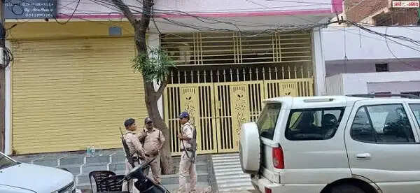 मप्र:&nbsp;चपरासी से सहायक ग्रेड-2 बने कर्मचारी के ठिकानों पर छापा, 6.43 करोड़ की संपत्ति का&nbsp;खुलासा