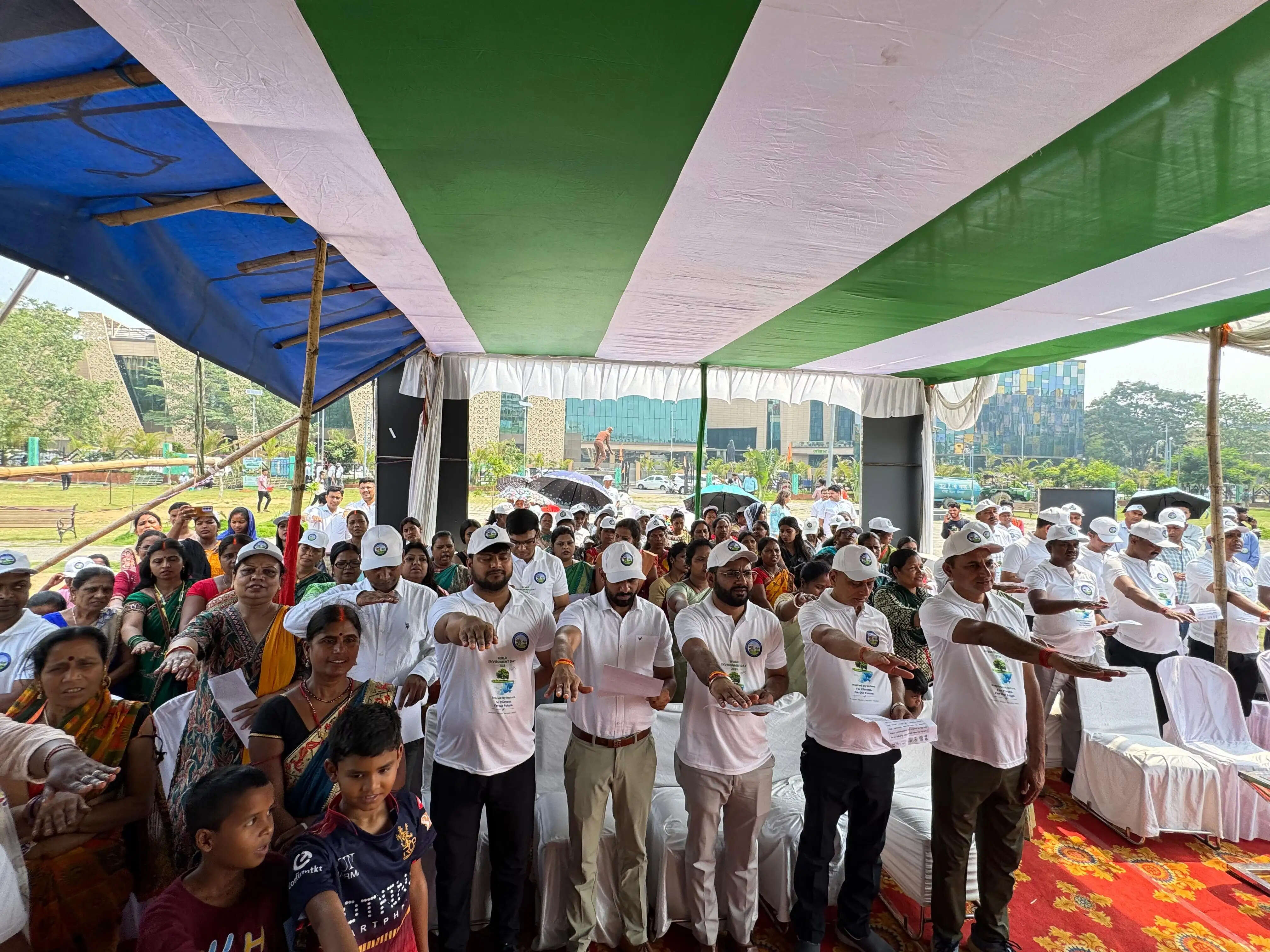 विश्व पर्यावरण दिवस पर रांची नगर निगम ने चलाया पौधारोपण अभियान, पर्यावरण संरक्षण का दिया संदेश