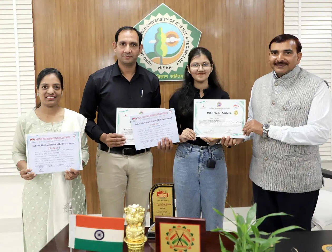 हिसार : अंतरराष्ट्रीय सम्मेलन में गुरु जम्भेश्वर विश्वविद्यालय के शोधकर्ताओं को बेस्ट पेपर पुरस्कार