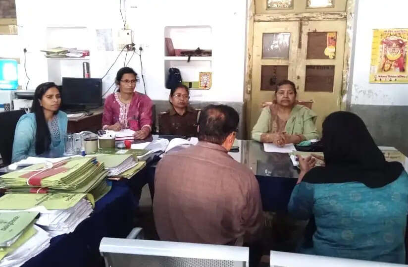 ’प्राेजेक्ट मिलन’ की पहल रंग लाई, काउंसिलिंग से फिर जुड़े सात बिछड़े जोड़े