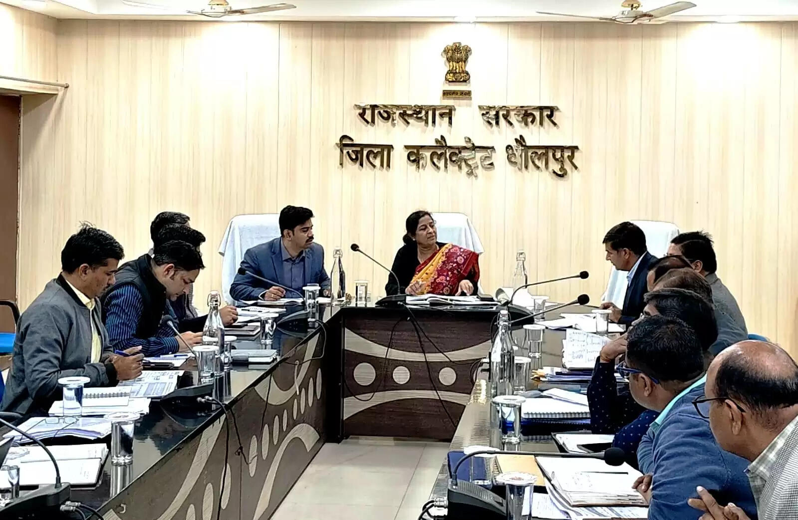 अधिकारी समन्वय के साथ सरकार के कार्यक्रमों को सम्पन्न करें-डीसी